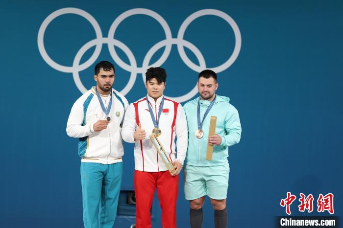 巴黎奥运会男子102公斤级夺冠：刘焕华以406公斤