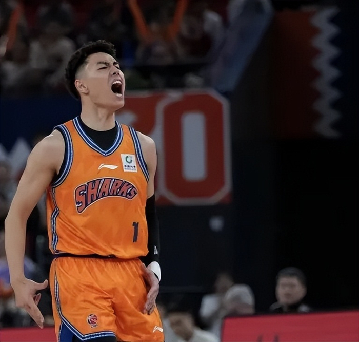 上海大胜四川终结摆烂赛季