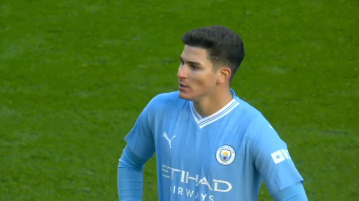 巴萨趁小德比前示好阿尔瓦雷斯引热议