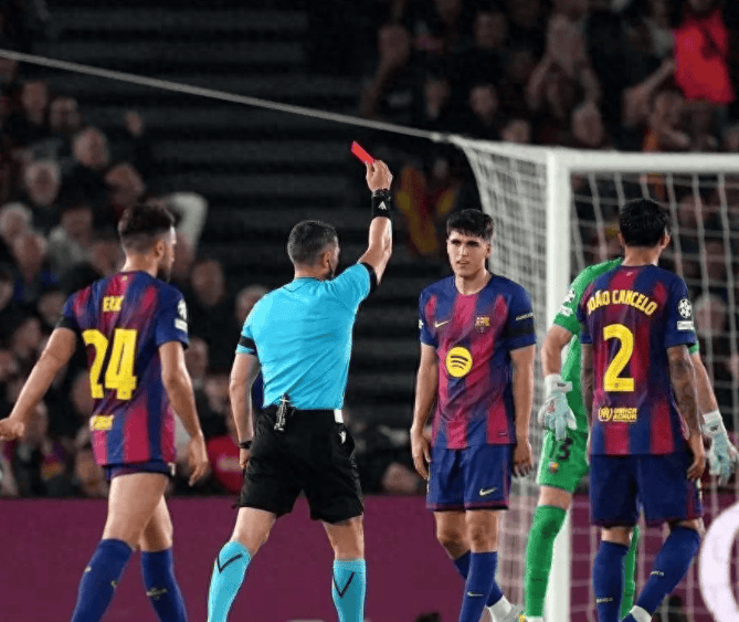 巴萨欧冠遭逆转 马竞红牌逆转终结20年诺坎普魔